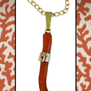 Coral slide palm charm 14 crt gold