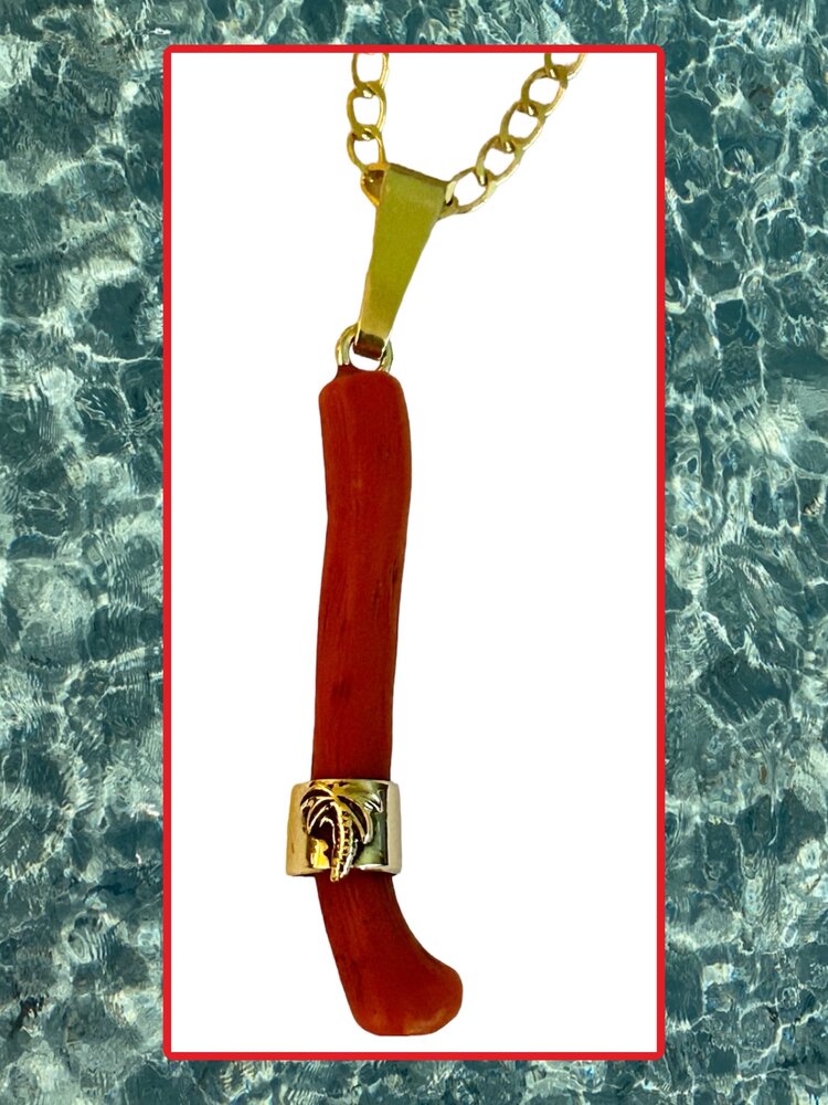 Coral slide palm charm 14 crt gold
