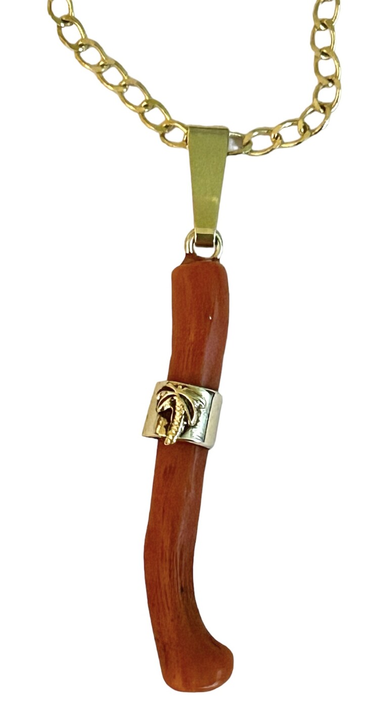 Coral slide palm charm 14 crt gold