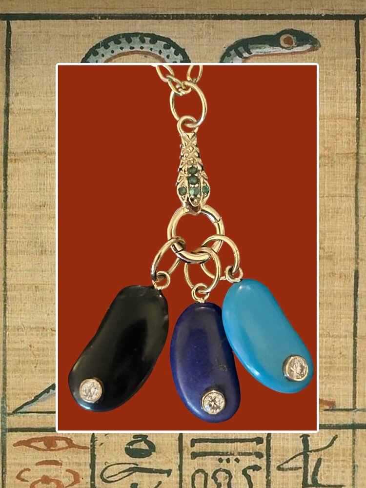 Emerald Snake charm holder 14 crt gold