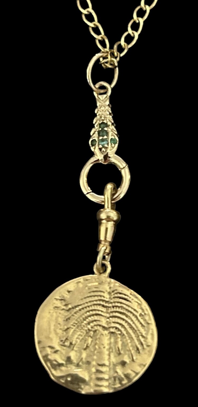 Emerald Snake charm holder 14 crt gold