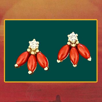 Triple coral diamond earstud 14 crt