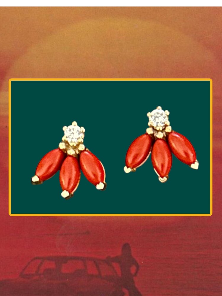 Triple coral diamond earstud 14 crt