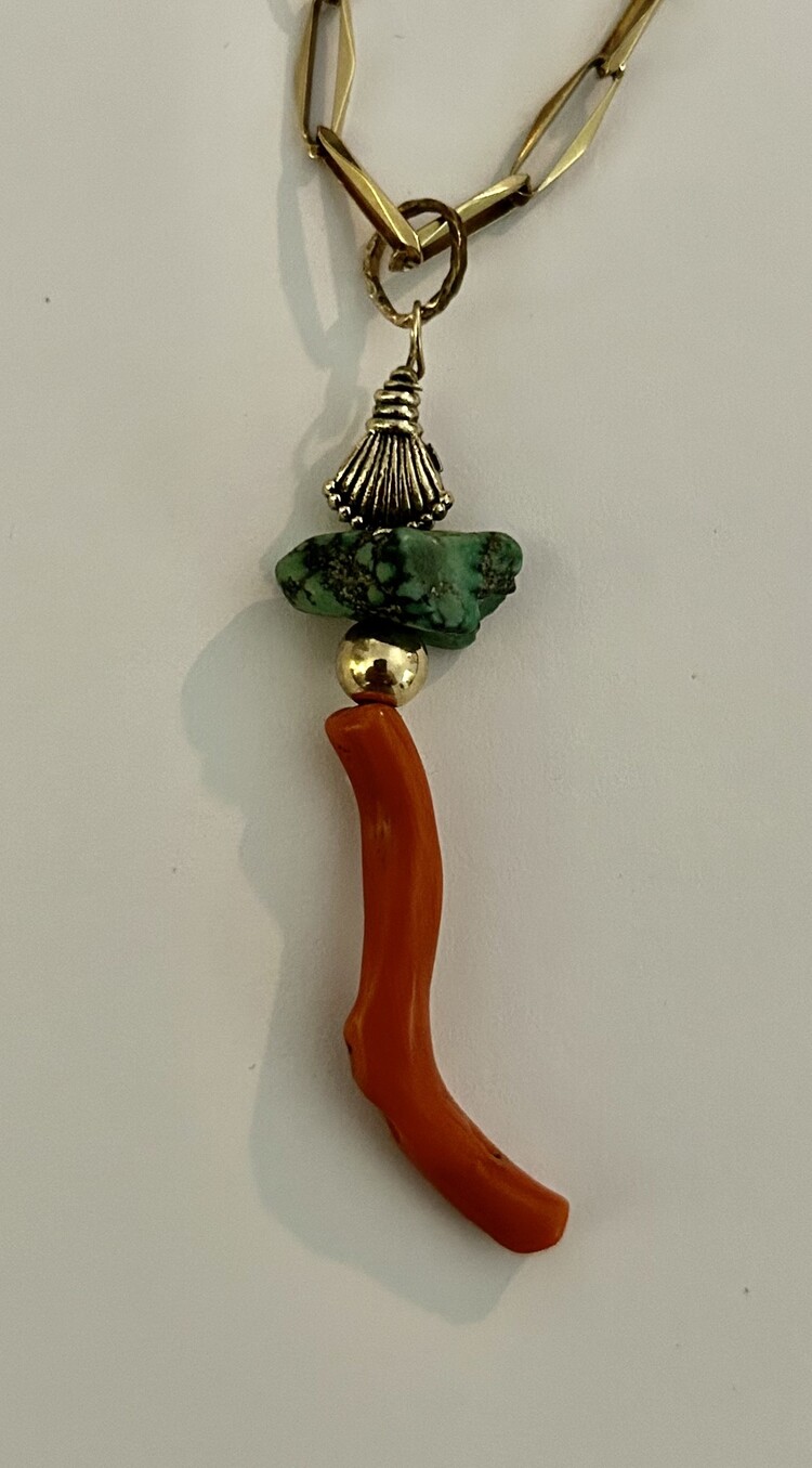 Unpolished Coral shell charm turquoise 14 crt