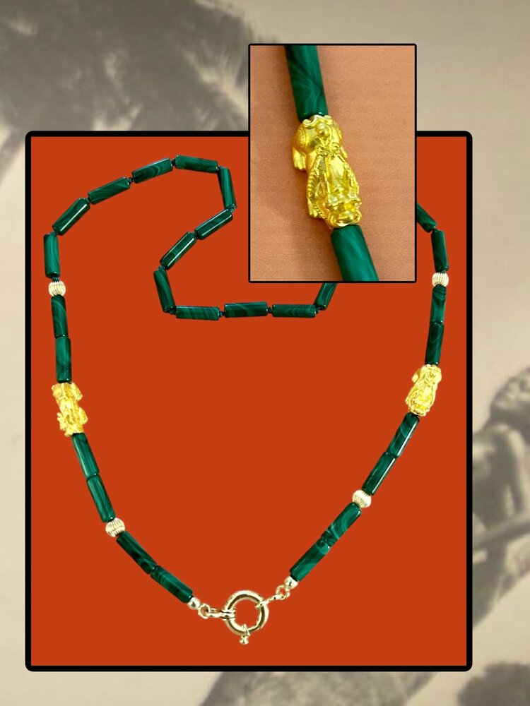 Malachite necklace 22crt gold dragon beads