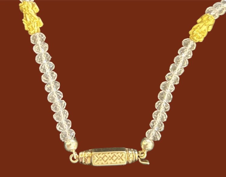 Protect your magiv dragon necklace 22crt Quartz and 14 crt gold details