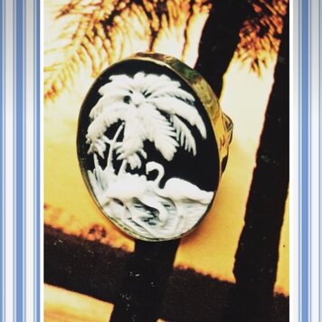 Paradise Cameo ring 14 crt