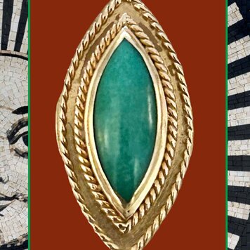 Malachite oval wire ring 18 crt