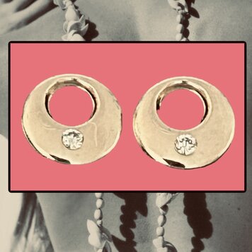 Sparkly disc studs 14 crt