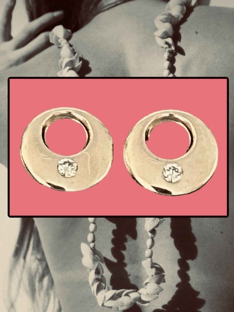 Sparkly disc studs 14 crt