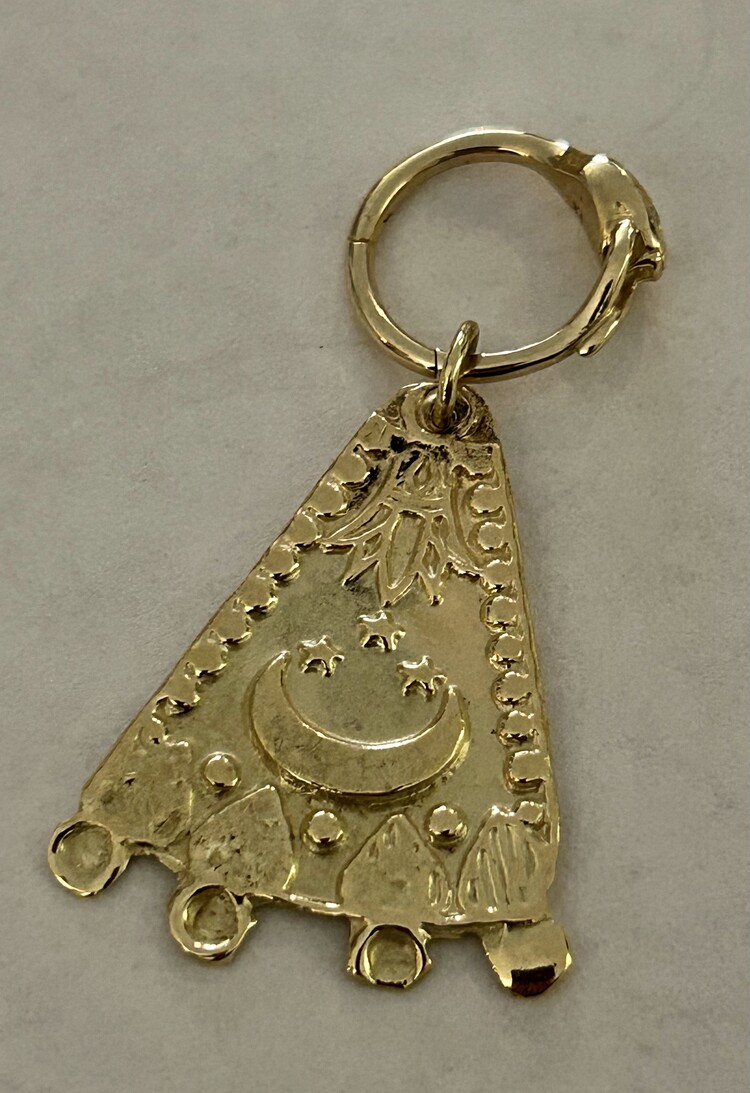 l Blue lotus good luck charm massive 14 crt