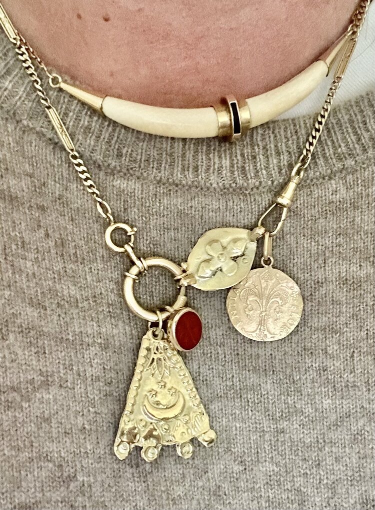 Magical flower connector massive 14 crt gold