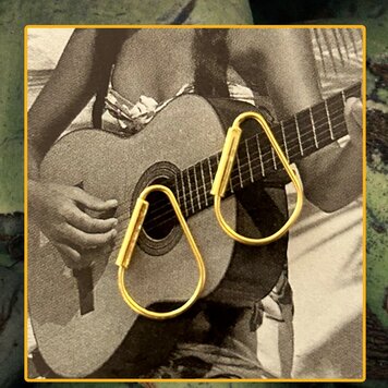 Wired earrings from Borneo 22 crt gold