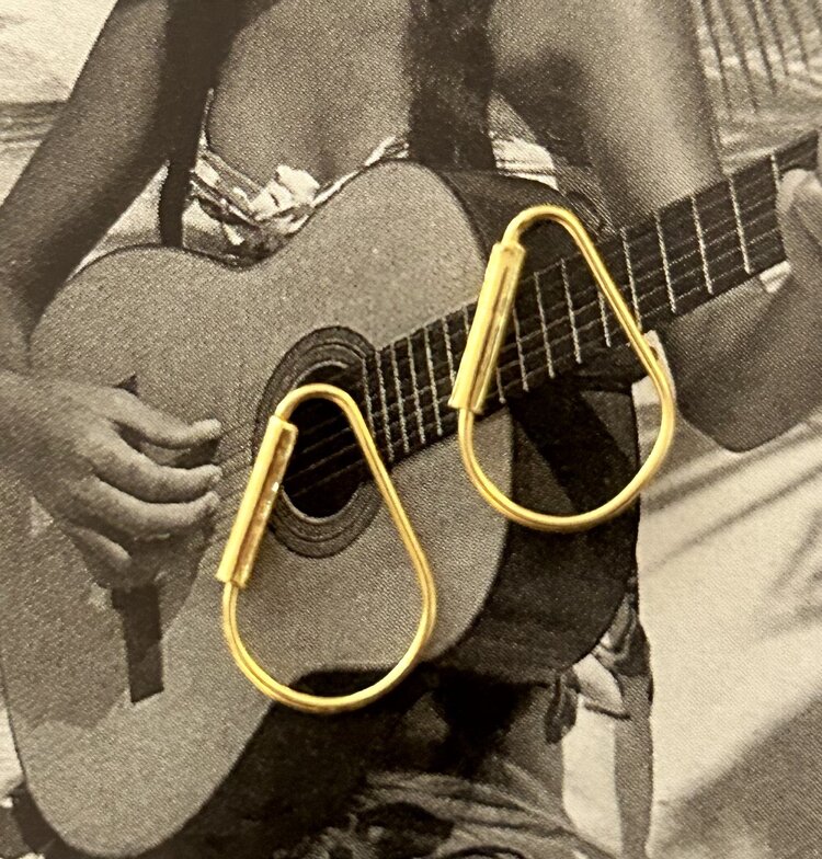 Wired earrings from Borneo 22 crt gold