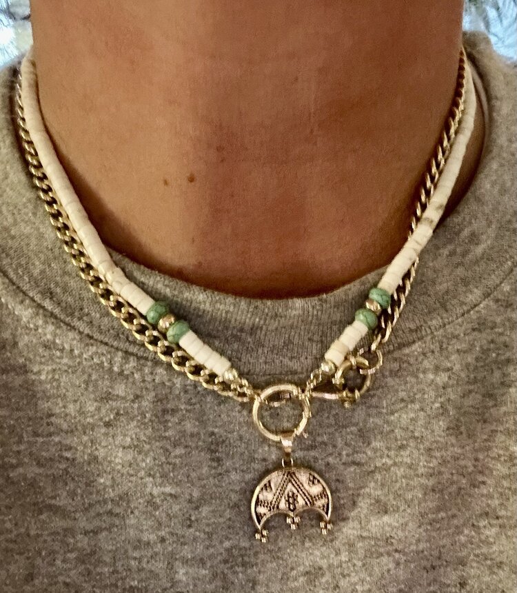 Pukka shell beaded necklace with Turquoise and massive 14 crt gold lock