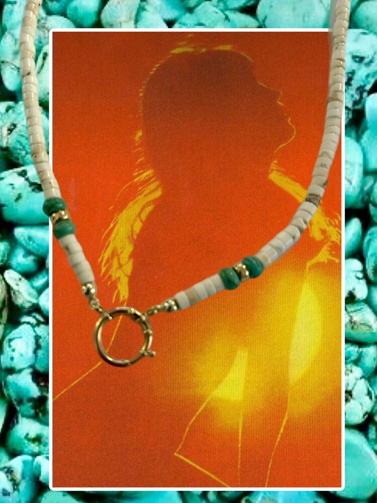 Pukka shell beaded necklace with Turquoise and massive 14 crt gold lock
