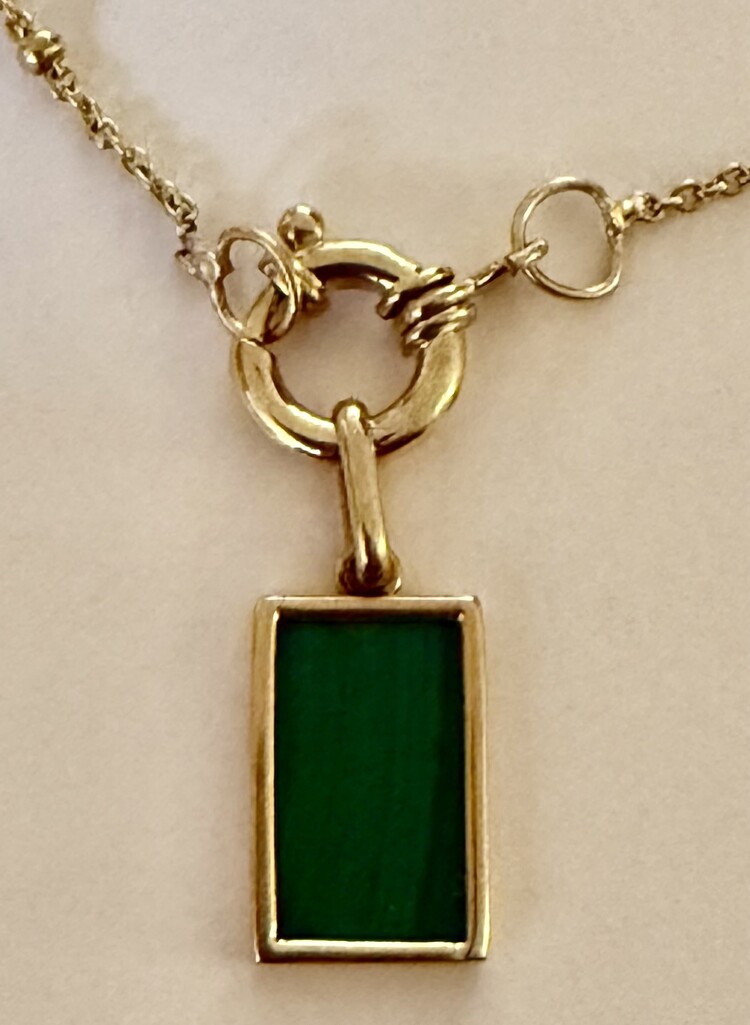 malachite charm 18 crt