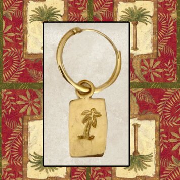 Palm square charm hoop 14 crt