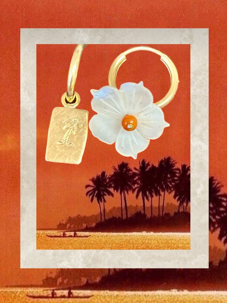 Palm square charm hoop 14 crt