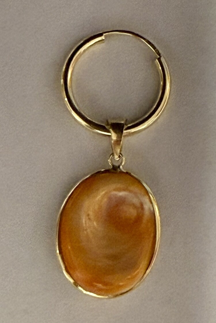 Eye of Shiva shell charm 14 crt