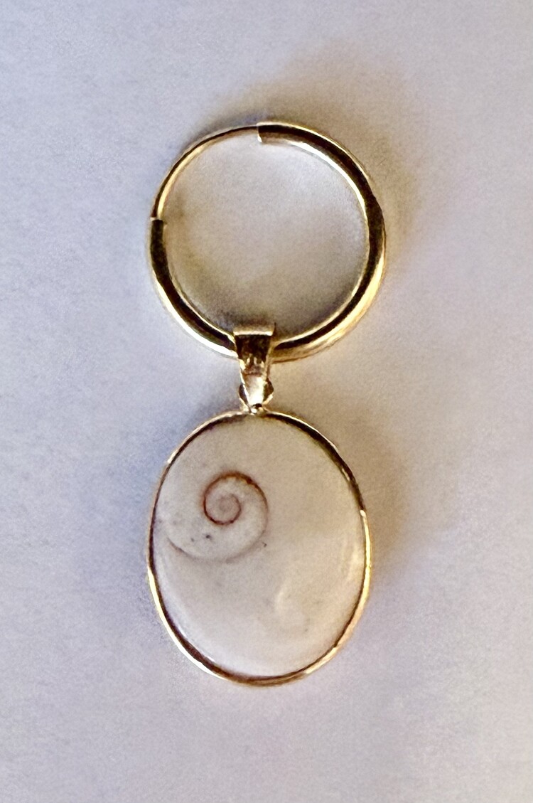 Eye of Shiva shell charm 14 crt