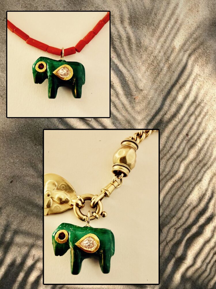 Malachite magic totem charm 18 crt