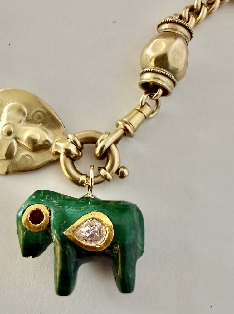 Malachite magic totem charm 18 crt