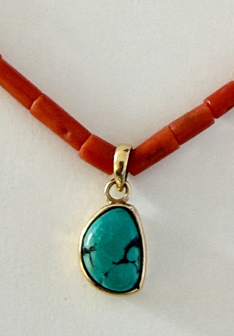 Turquoise charm 14 crt