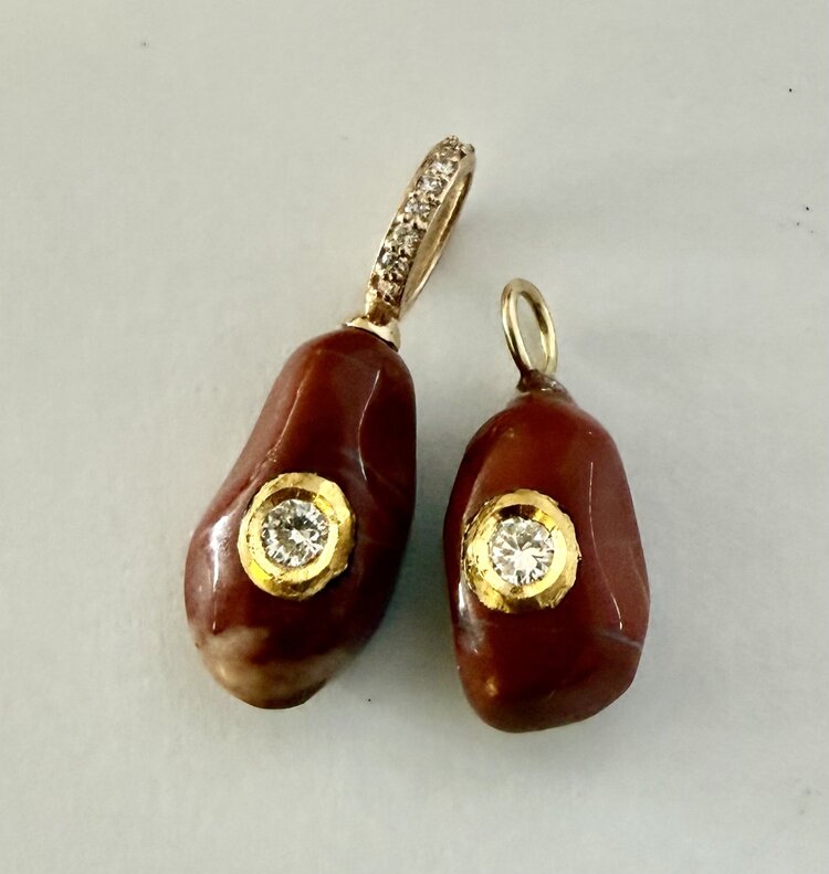 Jaspis charm diamond inlay 18 crt