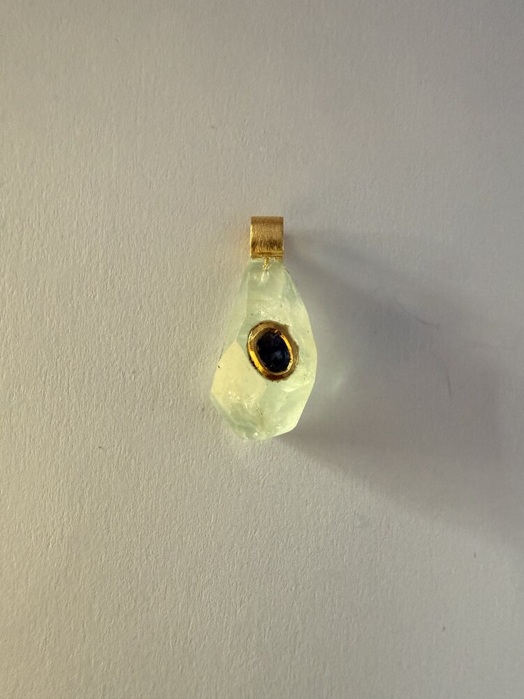 Unpolished Aquamarine with Sapphire 18 crt