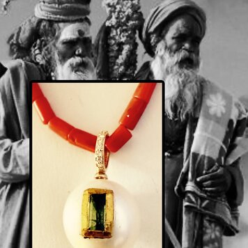 Pearl charm with Emeral inlay Diamond bail 18 crt