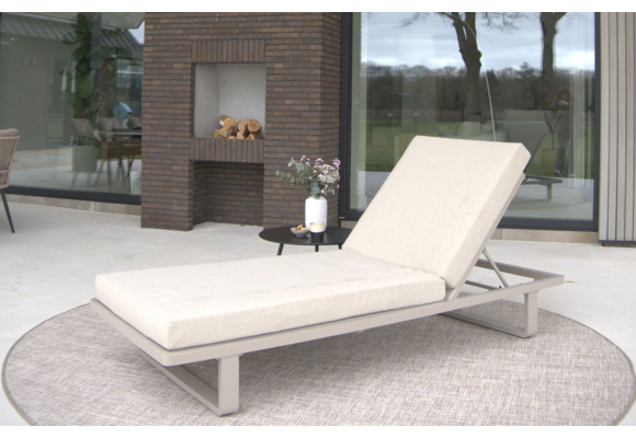 Liegestuhl Saint Martin | inkl. Kissen | Champagner | Aluminium & Textilien