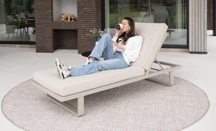 Sommerzeit im Garten: Entspannt liegen, clever schützen