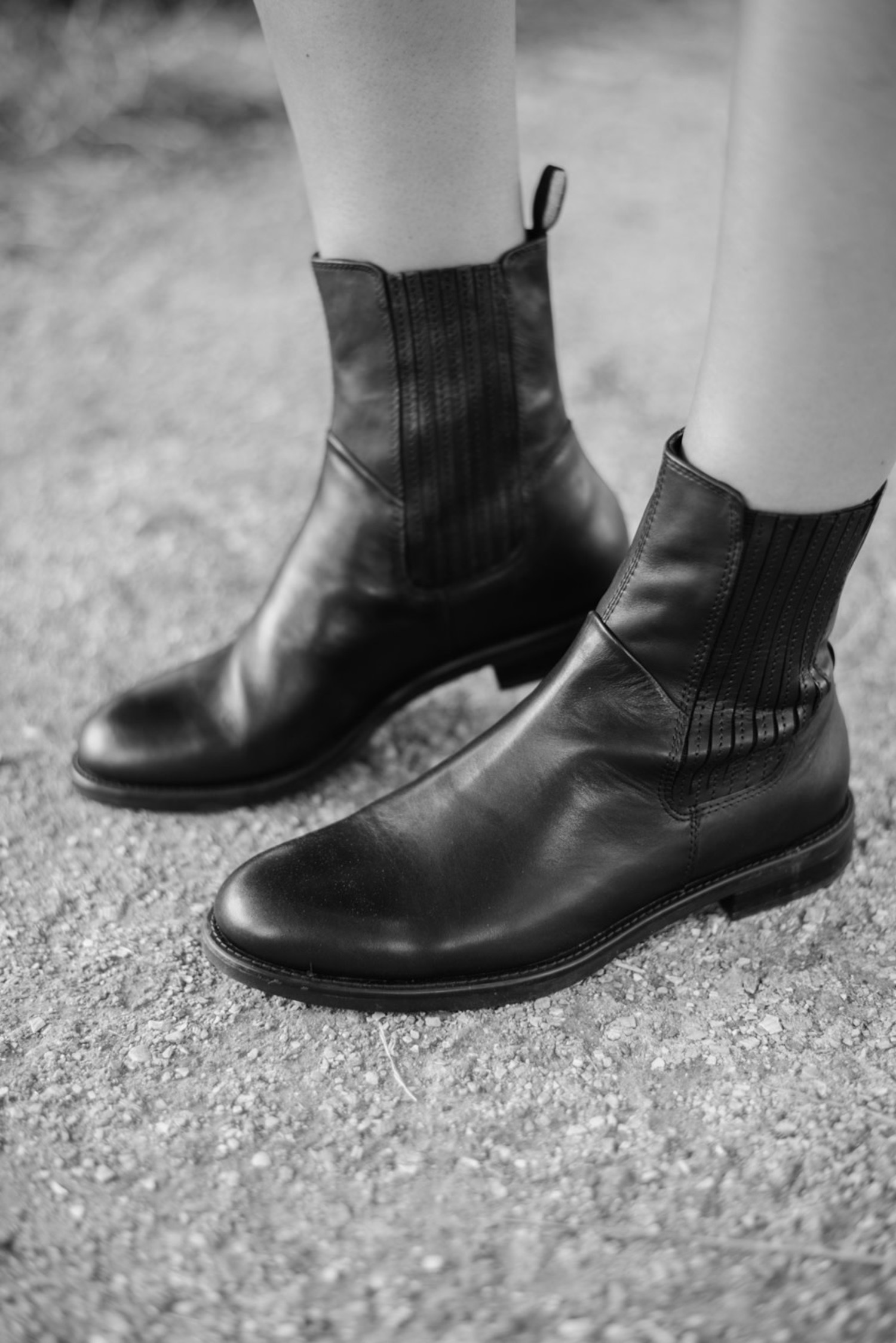 amina black leather boots