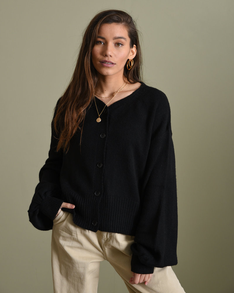 chunky knit cardigan short