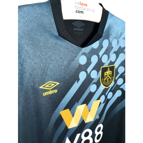 Umbro Original retro vintage football shirt Burnley FC 2023/24