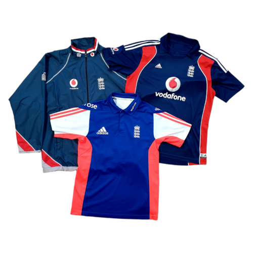 Eine große Auswahl an Vintage-Cricket-Shirts