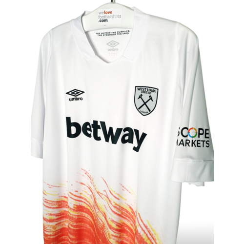 Umbro Original retro vintage football shirt West Ham United 2022/23
