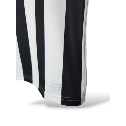 Puma Original retro vintage football shirt Newcastle United 2018/19