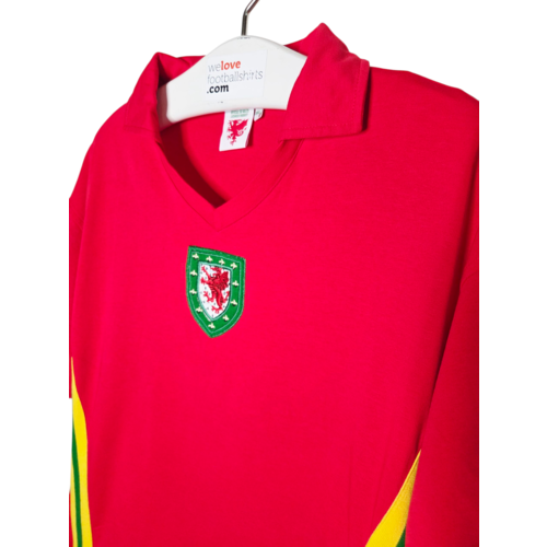 Fanwear Original retro vintage football shirt Wales 1976