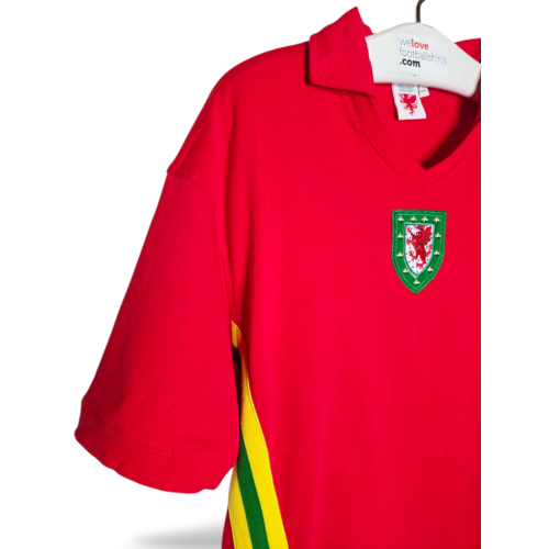 Fanwear Original retro vintage football shirt Wales 1976