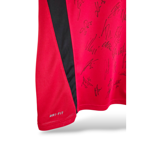 Nike Original Von Nike signiertes Vintage-Fußballtrikot des SC Freiburg 2010/11 Nike Original Von Nike signiertes Vintage-Fußballtrikot des SC Freiburg 2010/11