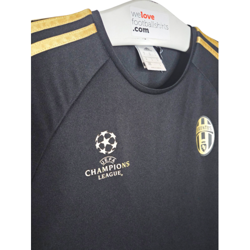 Adidas Origineel Vintage voetbal sweater Juventus 2015/16 Adidas Origineel Vintage voetbal sweater Juventus 2015/16