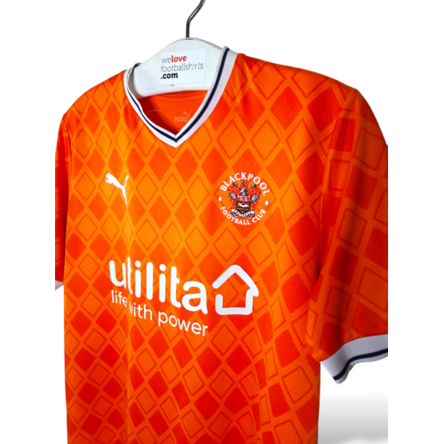 Puma Origineel retro vintage voetbalshirt Blackpool F.C. 2022/23 Puma Origineel retro vintage voetbalshirt Blackpool F.C. 2022/23