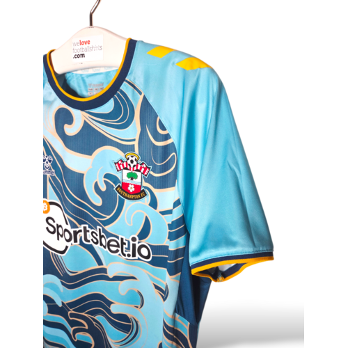 Hummel Original retro vintage football shirt Southampton F.C. 2022/23