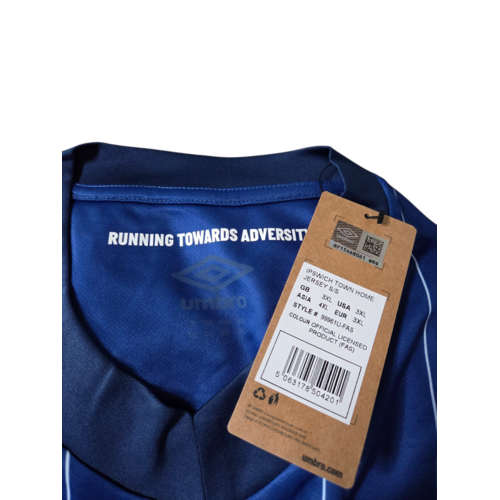 Umbro Originelles Retro-Vintage-Fußballtrikot Ipswich Town F.C. 2024/25 Umbro Originelles Retro-Vintage-Fußballtrikot Ipswich Town F.C. 2024/25