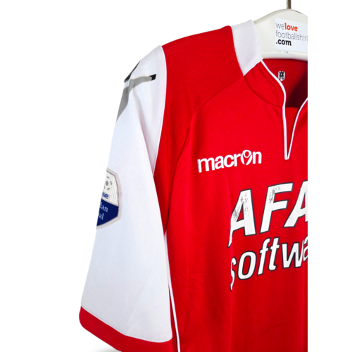 Macron Macron vintage Matchworn en gesigneerde voetbalshirt AZ Alkmaar 2011/12 Macron Macron vintage Matchworn en gesigneerde voetbalshirt AZ Alkmaar 2011/12