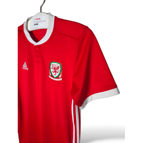 Adidas Original retro vintage football shirt Wales 2017/18 Adidas Original retro vintage football shirt Wales 2017/18