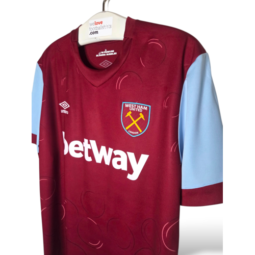 Umbro Original retro vintage football shirt West Ham United 2023/24 Umbro Original retro vintage football shirt West Ham United 2023/24
