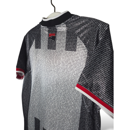 Fanwear Origineel retro vintage voetbalshirt Beşiktaş J.K. 2003 Fanwear Origineel retro vintage voetbalshirt Beşiktaş J.K. 2003